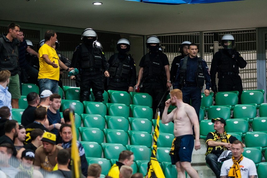 Mecz Legia Warszawa - Borussia Dortmund z zamieszkami na...