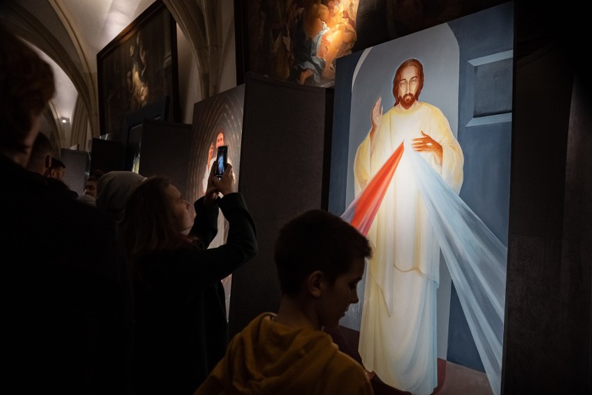 Wystawa obrazów Jezusa Miłosiernego wg wizji s. Faustyny...