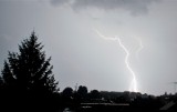 IMGW ostrzega przed burzami z grandem i gwałtownymi porywami wiatru na terenie Podkarpacia