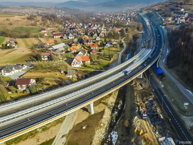 Na ekspresową zakopiankę kierowcy czekają od lat. Łagodna zima powoduje, że nadrabiane są zaległości.