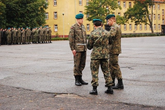 Starszy szeregowy Piotr Maletka jest pierwszym żołnierzem 12 Brygady Zmechanizowanej, który został odznaczony "Odznaką za Rany i Kontuzje".