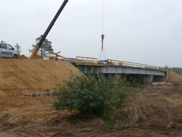 Ostatnie prace przy modernizacji mostu na Łęgu w Bojanowie, od piątku koniec z objazdami, most został oddany do użytku.
