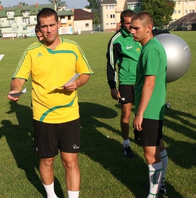 Piłkarze Siarki Tarnobrzeg zagrają w III lidze. Podpisywanie kontraktów w czwartek. W klubie odbędą się wybory.