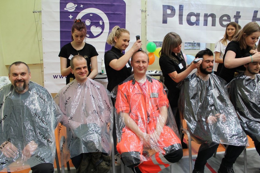 Planet Head Day 2019 w Szczecinie. Golili i malowali głowy, żeby pomóc chorym na raka [WIDEO, ZDJĘCIA]