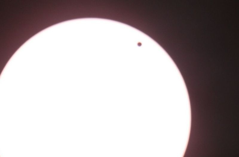 Zobacz jak pięknie Wenus paradowała w Słońcu (zdjęcia)