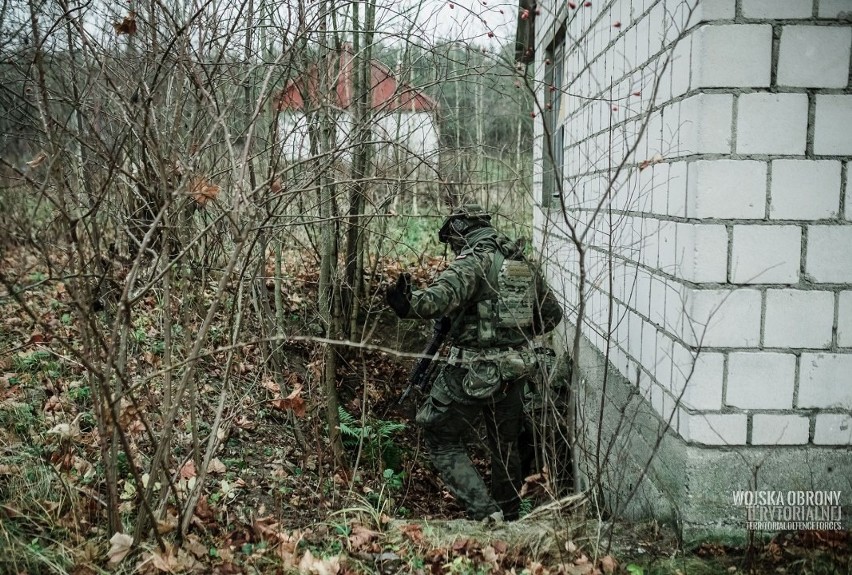 Terytorialsi kontynuują akcję "silne wsparcie" na granicy polsko-białoruskiej [ZDJĘCIA]