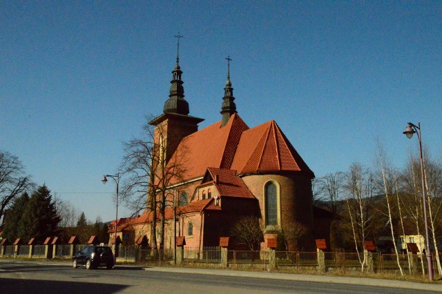 Centrum Lubnia i kościół parafialny