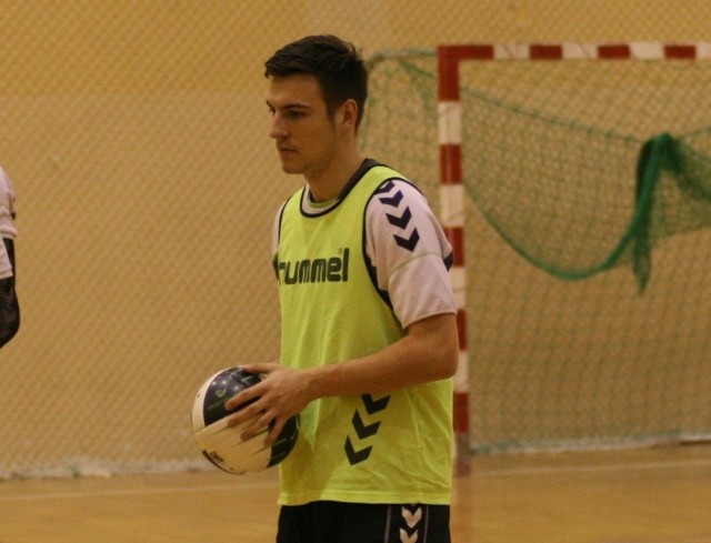 Mateusz Łuczak z Lechii Gdańsk trenował w środę z Koroną Kielce.