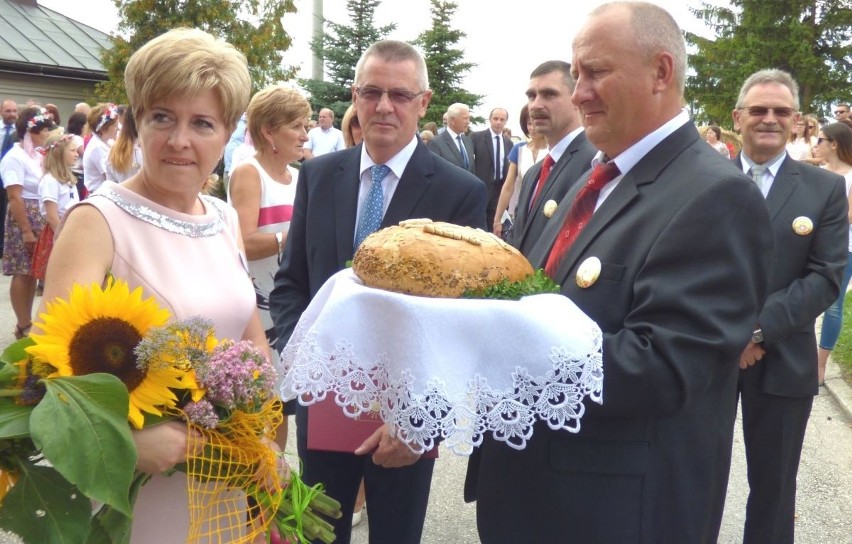 Buskie Dożynki Gminne w Szczaworyżu [ZDJĘCIA]