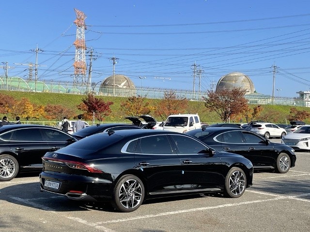 Koreańskie elektrownie są wśród największych na świecie. Technologia reaktorów APR1400 należy do generacji III+, tym samym prezentuje najwyższe światowe standardy, również pod kątem bezpieczeństwa.