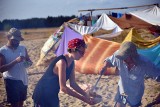 Pustynia Błędowska. Ekolodzy i artyści rozbili na piachu obóz Lios labs. Prowadzą warsztaty dla siebie i wszystkich chętnych  AKTUALIZACJA