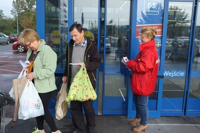 Protest przed sklepem Lidl w Katowicach