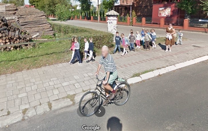 Mieszkańcy Gomunic na Google Street View. Kto wpadł w oko kamer Google? [ZDJĘCIA]