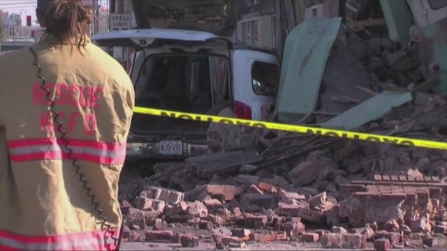 Zawalony budynekBudynek zawalił się, gdy uderzył w niego samochód (WIDEO)