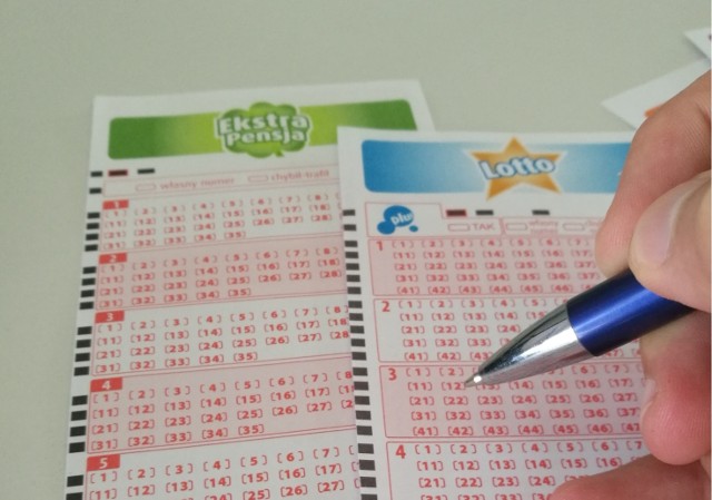 Wyniki Lotto 23.08.2018. 2 miliony do wygrania. Poznaj wyniki Lotto od razu po losowaniu. Oglądaj studio Lotto na żywo. Kto trafił "szóstkę"? Udało ci się dobrze wytypować wyniki Lotto? ZOBACZ AKTUALNE WYNIKI LOTTO.