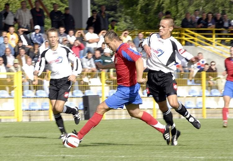 Bezbramkowym remisem zakonczyly sie na stadionie przy ul....