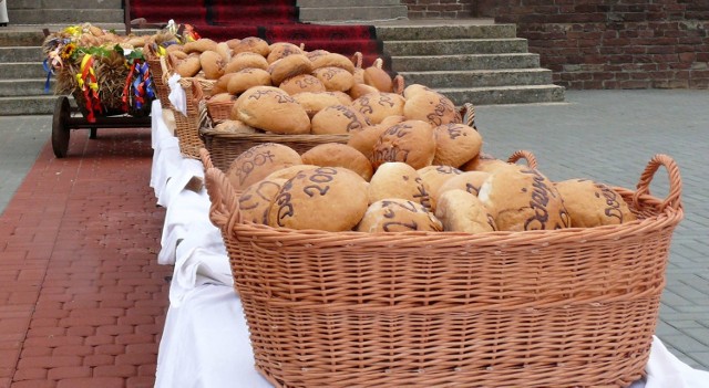 Tradycją dożynek w Kałkowie są kosze pełne chleba