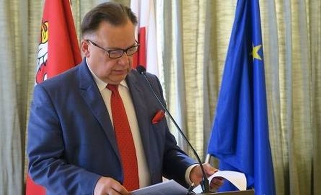 Jak podkreśla marszałek Adam Struzik, program dofinansowań zapewni uczniom niezbędne narzędzia dydaktyczne.