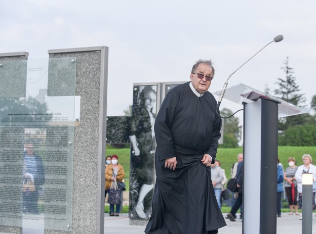 Ojciec Tadeusz Rydzyk przez jednych jest podziwiany, a przez innych krytykowany za swoje umiejętności menadżerskie.