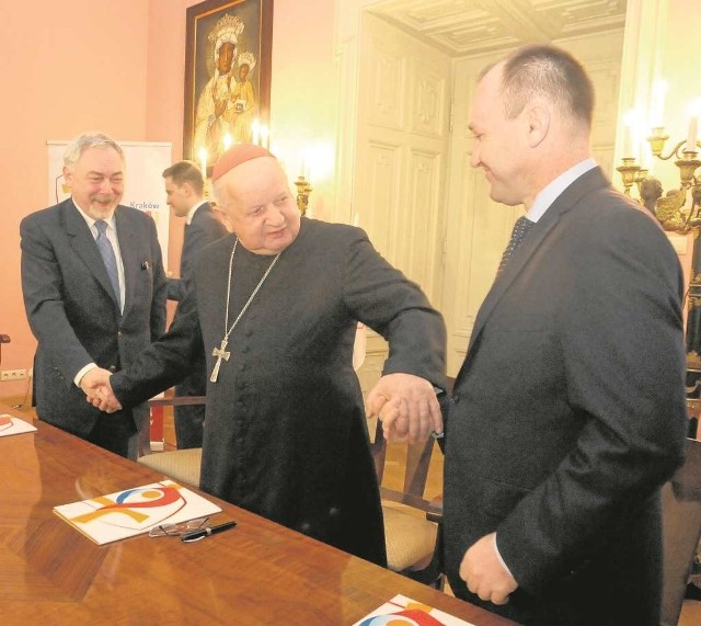 Porozumienie podpisali: prezydent Krakowa Jacek Majchrowski, kardynał Stanisław Dziwisz i marszałek Małpolski Marek Sowa
