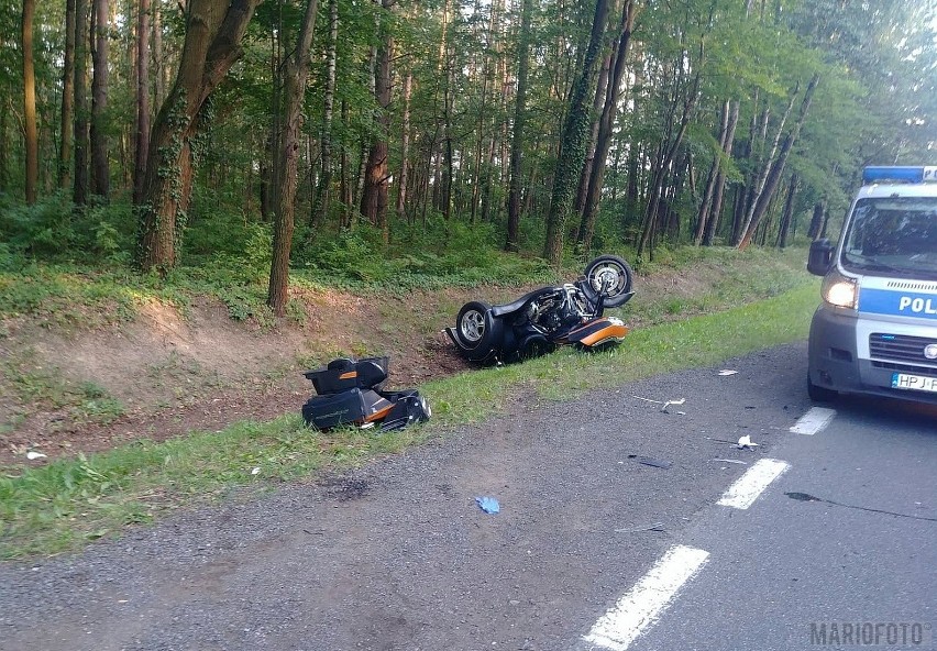 Wypadek na krajowej 45 pod Krapkowicami. Samochód osobowy zderzył się z motocyklem