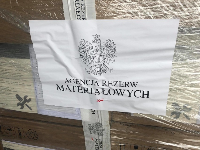 17 szpitali z Podkarpacia dostanie kolejne respiratory i kardiomonitory. Do pracy w szpitalu tymczasowym zgłosiło się już 66 osób  