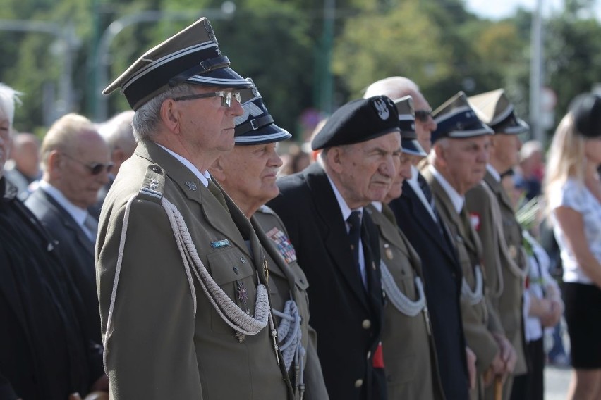 Święto Wojska Polskiego w Poznaniu: Uroczystości na placu...