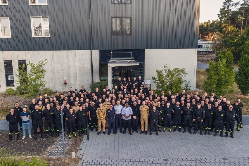 Strażacy z Goleniowa wyjechali do Francji. Pomogą w gaszeniu pożaru lasów