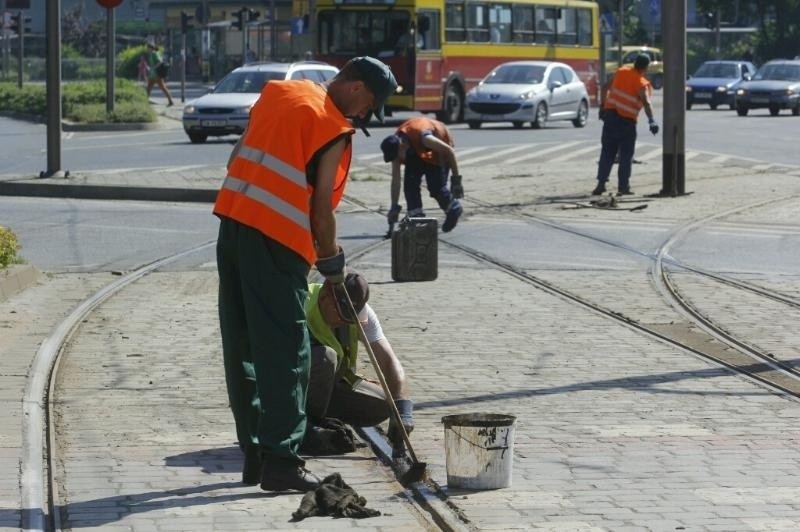 Wrocław: Upały roztopiły torowisko. Tramwaje nie jeżdżą na Kowale