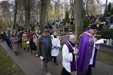 Dzień Wszystkich Świętych. Procesja i msza na cmentarzu w Miastku (ZDJĘCIA) 