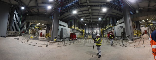 Dziennikarze mieli dziś okazję zwiedzić nową elektrociepłownię w Toruniu. Przeprowadzono w niej pierwsze testy rozruchowe. Na początek EDF uruchomił jedną z dwóch turbin gazowych. Kolejne urządzenia nowego zakładu będą uruchamiane etapowo.Więcej: Rozruchy w nowej elektrociepłowni