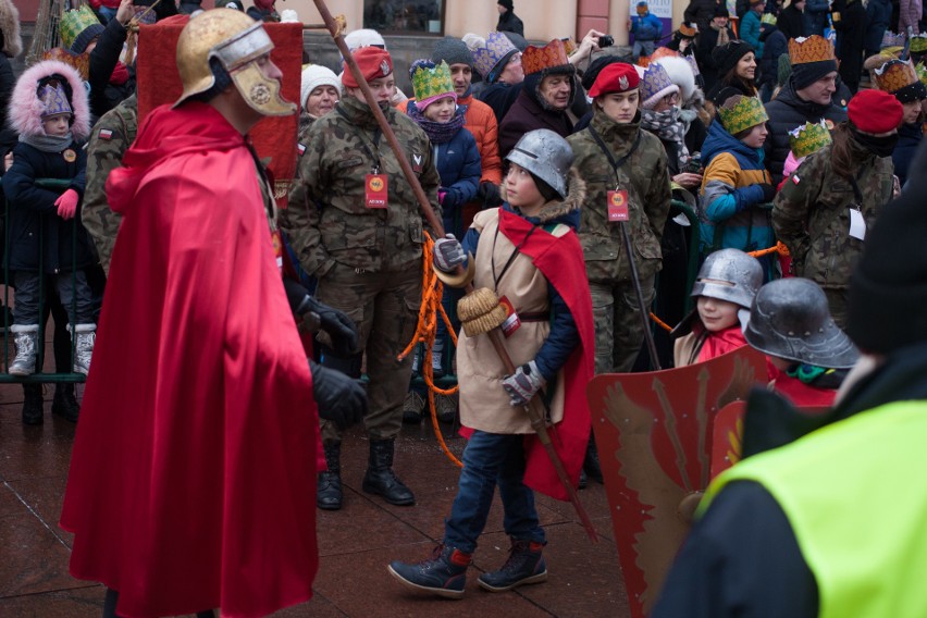 Orszak Trzech Króli Warszawa 2019. Zdjęcia z pochodu, który...