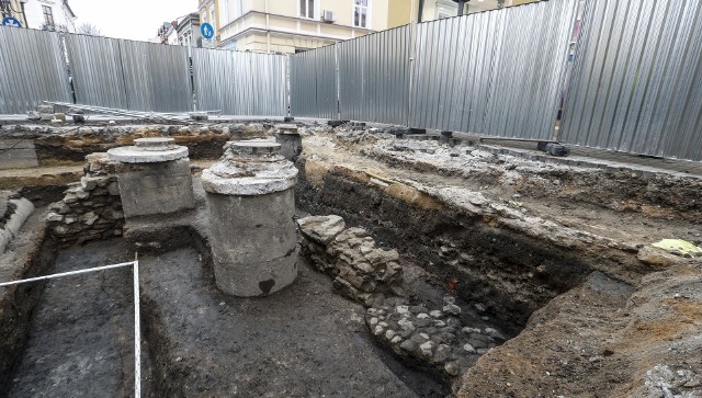 Zmiana organizacji ruchu w centrum Rzeszowa ma związek z trwającymi na ul. Grunwaldzkiej pracami archeologicznymi.