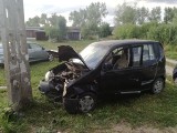 Dybówko. Zderzenie dwóch aut. Hyundai uderzył w latarnię (zdjęcia)