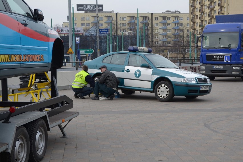 Inspekcja drogowa pod Spodkiem w Katowicach. Samochody ciężarowe do kontroli [ZDJĘCIA]
