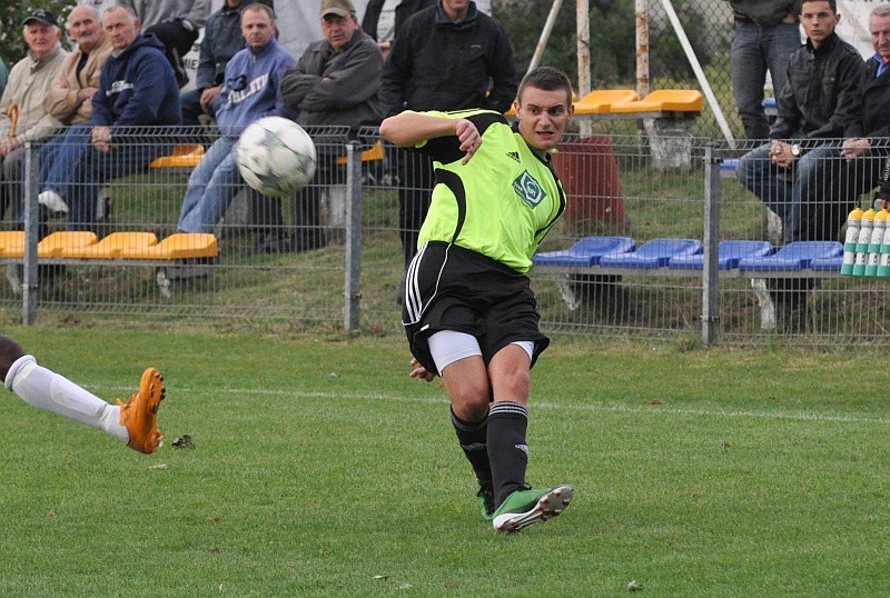 III liga. LZS Piotrówka - LZS Leśnica 1-2