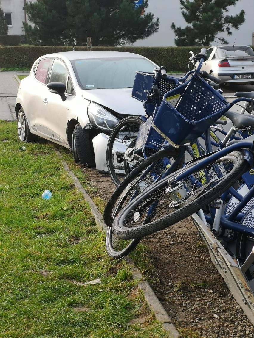 Traficar staranował stację rowerów Wavelo