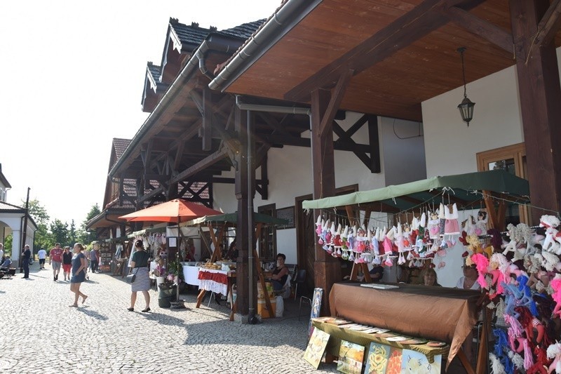 Nowy Sącz. 17. Biesiada Karpacka w Miasteczku Galicyjskim. Muzyka, kramy i regionalne potrawy [ZDJĘCIA]