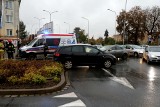 Wypadek jaguara na rondzie Lotników Polskich we Wrocławiu. Ogromne utrudnienia w ruchu na Psim Polu