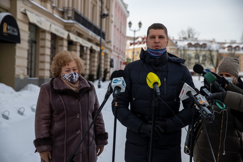 Druga tura zapisów na szczepienia nauczycieli rusza już w poniedziałek. Do wpisania się na listę zachęca Dariusz Piontkowski