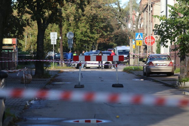Ładunki wybuchowe w Sosnowcu - droga została zamknieta.Zobacz kolejne zdjęcia. Przesuwaj zdjęcia w prawo - naciśnij strzałkę lub przycisk NASTĘPNE
