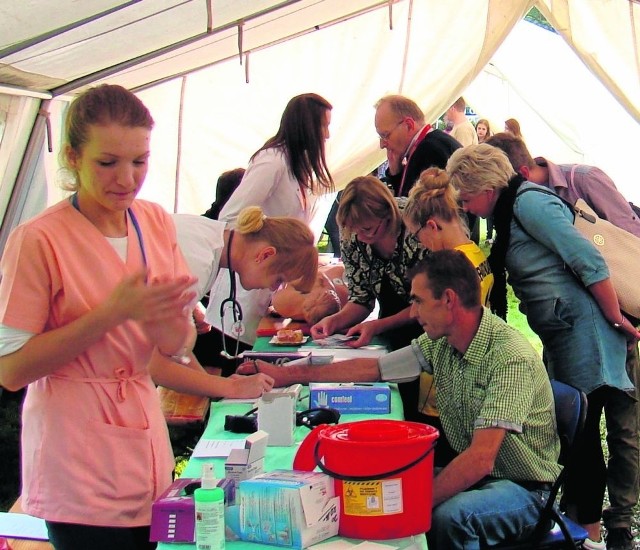 Ambulatorium pod namiotem cieszyło się wielkim zainteresowaniem