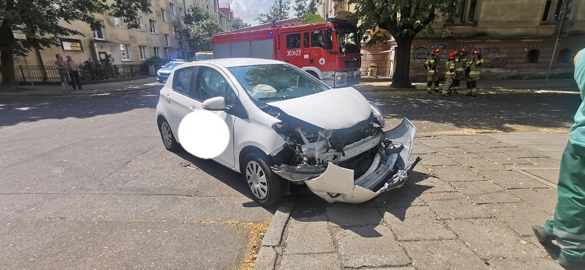 Wypadek na skrzyżowaniu ulic Paderewskiego i Zamoyskiego.