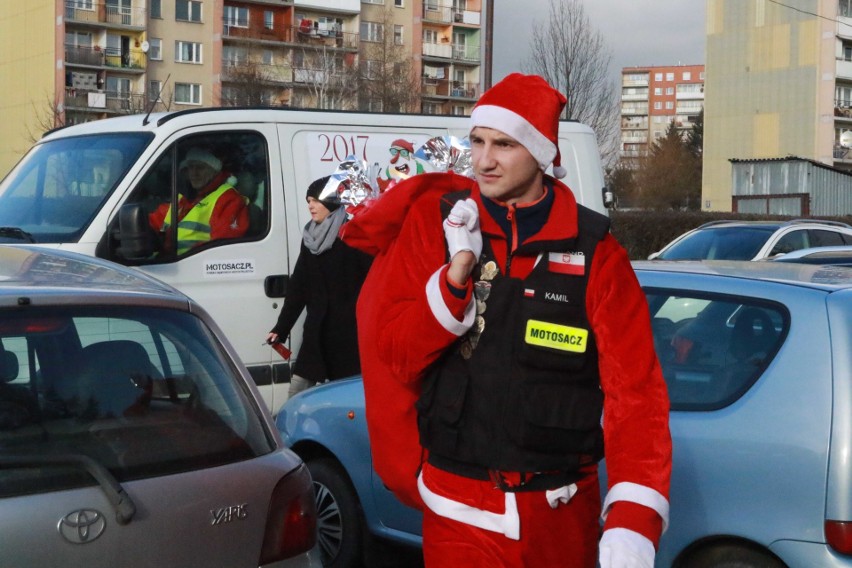 Nowy Sącz. Motomikołaje obdarowywali dzieciaki [ZDJĘCIA, WIDEO]