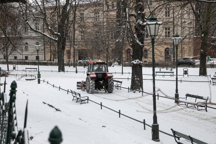 Zima w Krakowie trzyma mocno. Do soboty nocami temperatura...