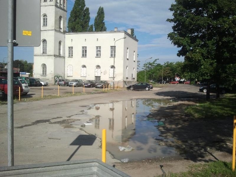 Wrocław: Parking przy Nabycińskiej znów płatny (ZDJĘCIA, CENY)