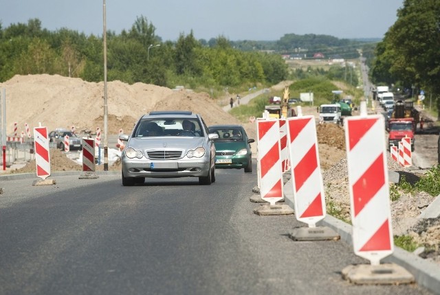 Przejazd ul. Władysława IV w kierunku Jamna znowu jest utrudniony - tak będzie do piątku. Natomiast od środy zaczną się utrudnienia na skrzyżowaniu ul. Armii Krajowej - Bohaterów Warszawy.