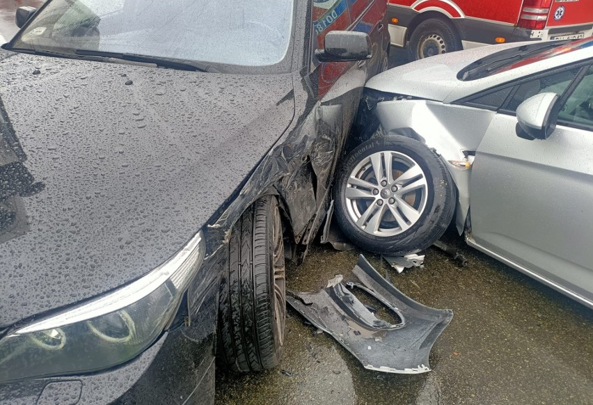 Wypadek na zjeździe z autostrady A4, węzeł Kostomłoty...