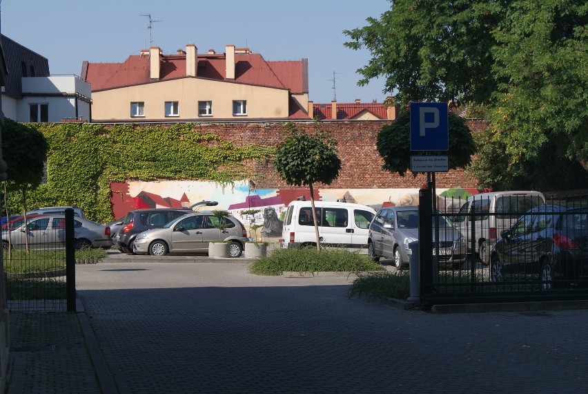 Pszczyna: Przy budynku starostwa powstaje mural