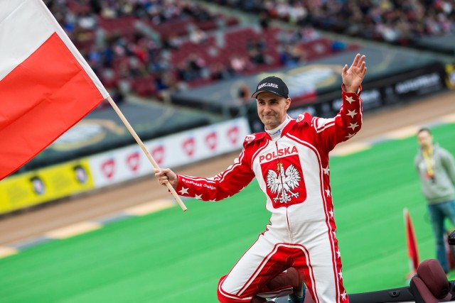 Tomasz Gollob w biało-czerwonym plastronie sześciokrotnie prowadził polski zespół do tytułu najlepszej drużyny na świecie.